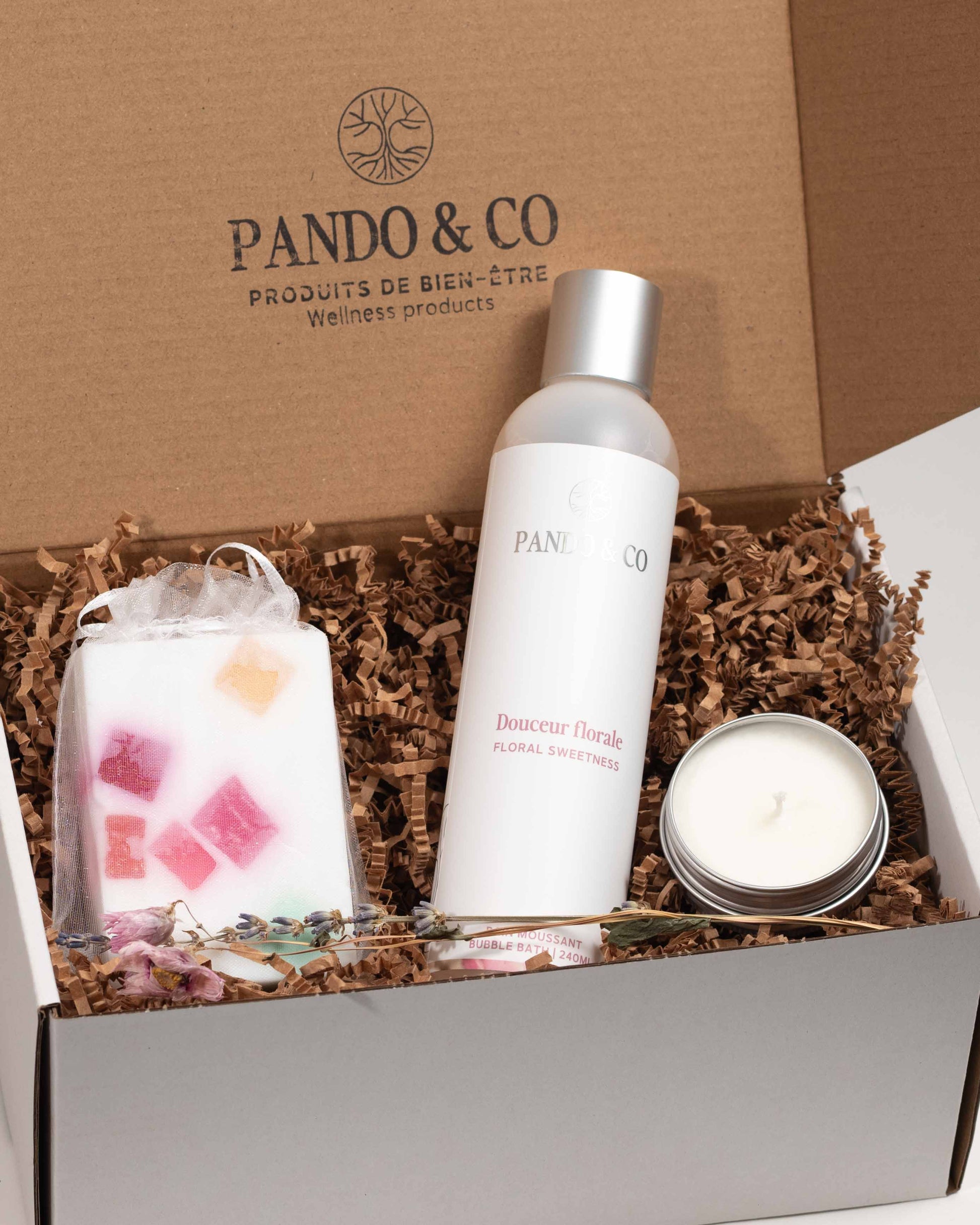 BOÏTE CADEAU - L'ENSEMBLE PARFAIT - DOUCEUR FLORALE | PANDO & CO