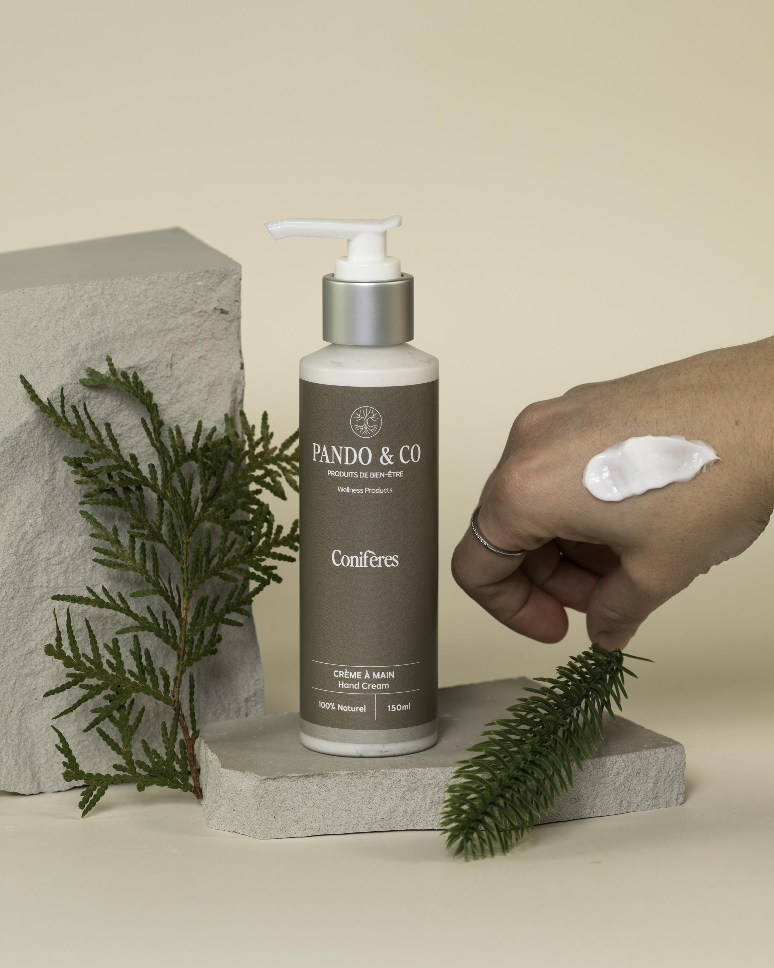 Soin réparateur pour les mains avec essence de conifère